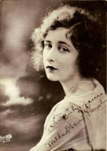Mildred Harris ca 1918 - 1920.