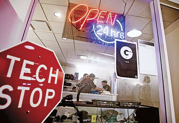 TIME Photo Essay: Life in the Googleplex: Inside Google Headquarters

. Laptop of the fritz? Google keeps experts on-site to fix computers and other digital gadgets.

. PHOTO BY EROS HOAGLAND / REDUX FOR TIME