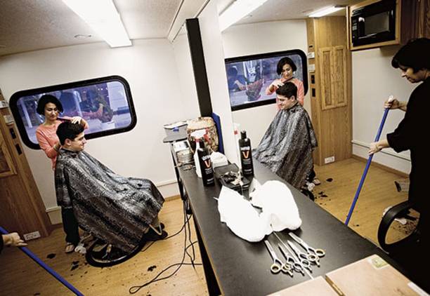 TIME Photo Essay: Life in the Googleplex: Inside Google Headquarters

. Google contracts with stylists to give its employees cut-rate haircuts.

. PHOTO BY EROS HOAGLAND / REDUX FOR TIME