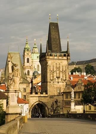 https://www.xplorio.ro/wp-content/2008/04/praga_podulcharles.jpg